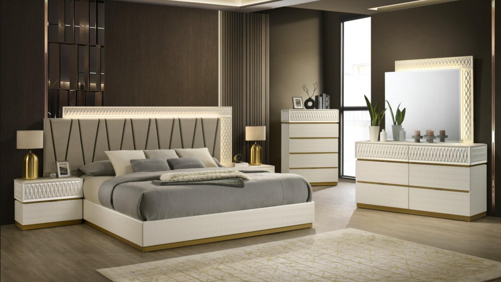 Stanley Bedroom Set in Champagne