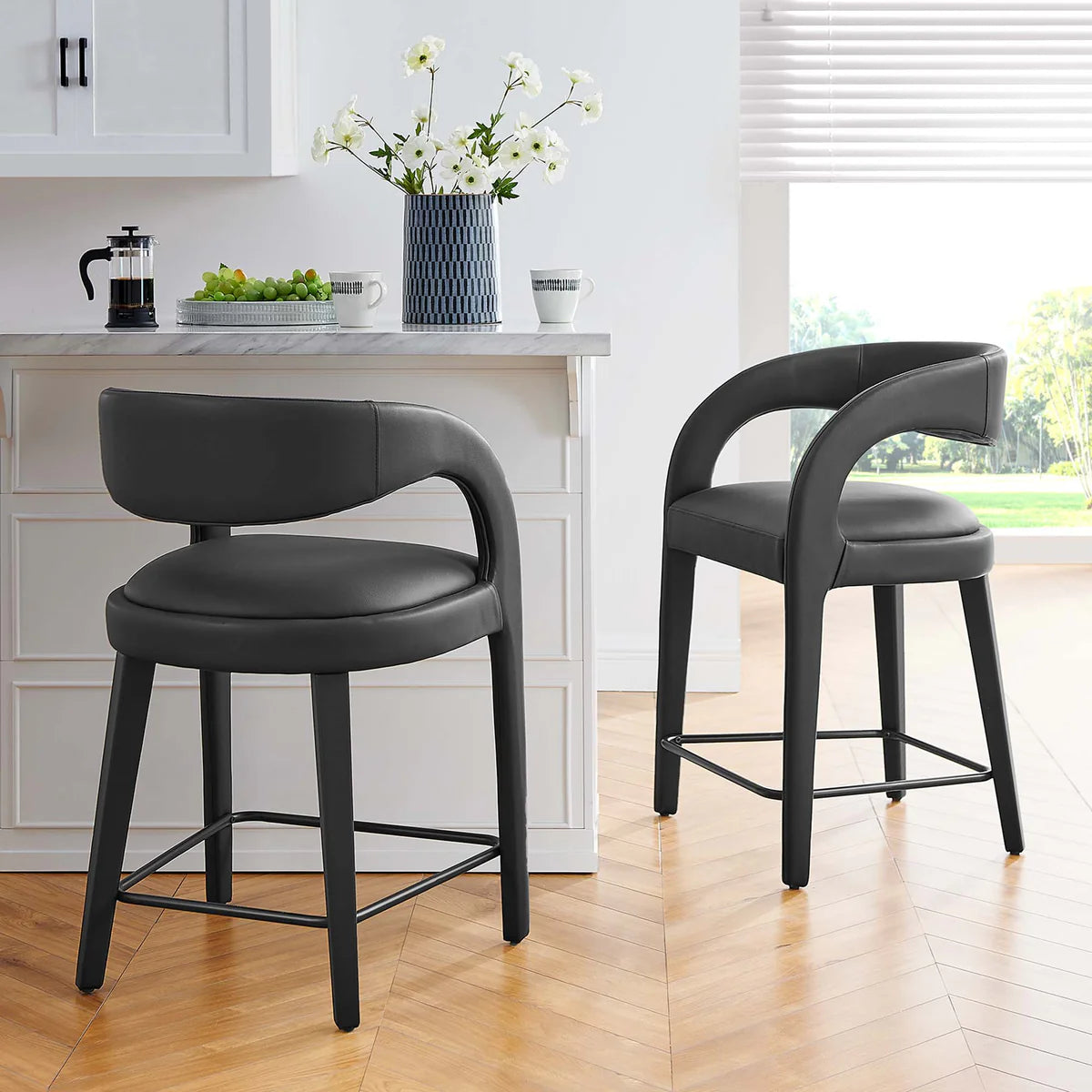 Pinnacle Vegan Leather Counter Stool S in Black Black