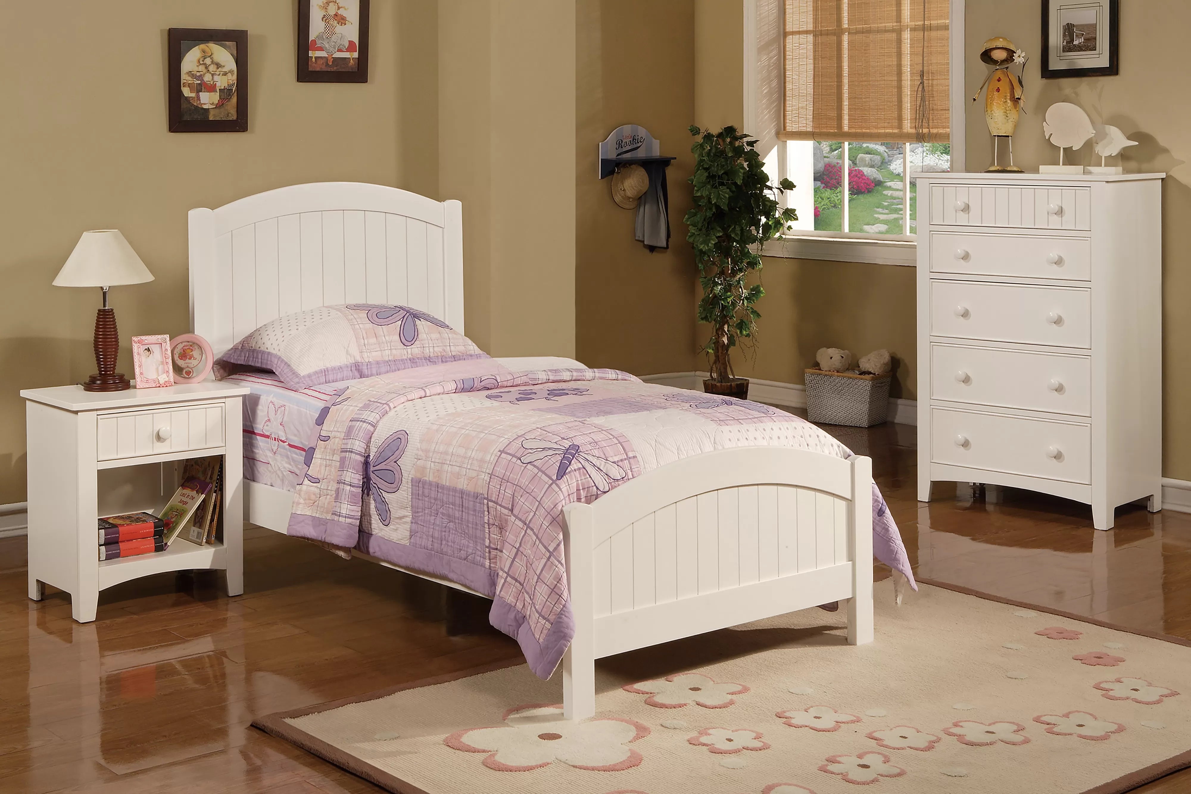 white twin bed
