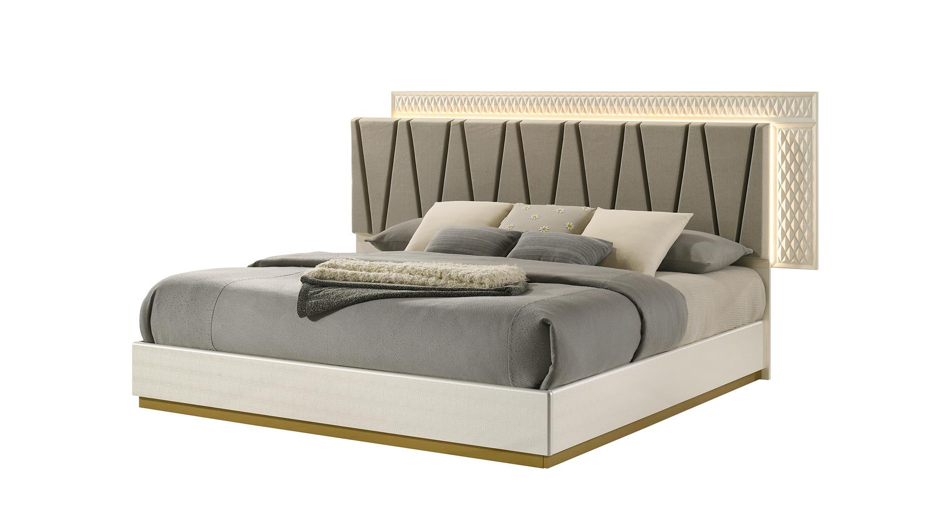 Stanley Bedroom Set in Champagne